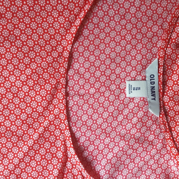 Old Navy sleeveless top - Picture 2 of 2